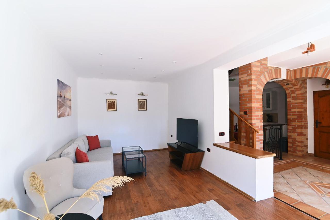 Villa Privatna Kuca Krimeja Rijeka Exterior foto